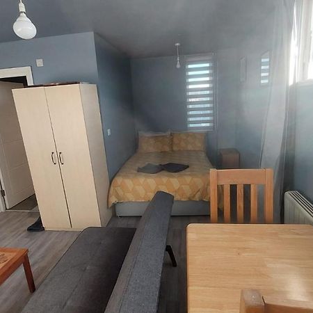 Modern Studio Maidstone - Redecorated Oct 2023 Bagian luar foto