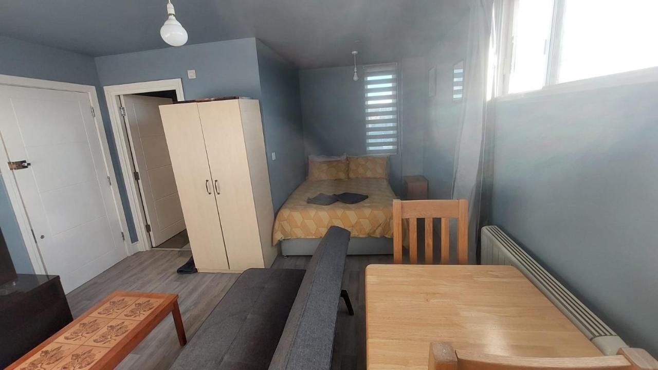 Modern Studio Maidstone - Redecorated Oct 2023 Bagian luar foto