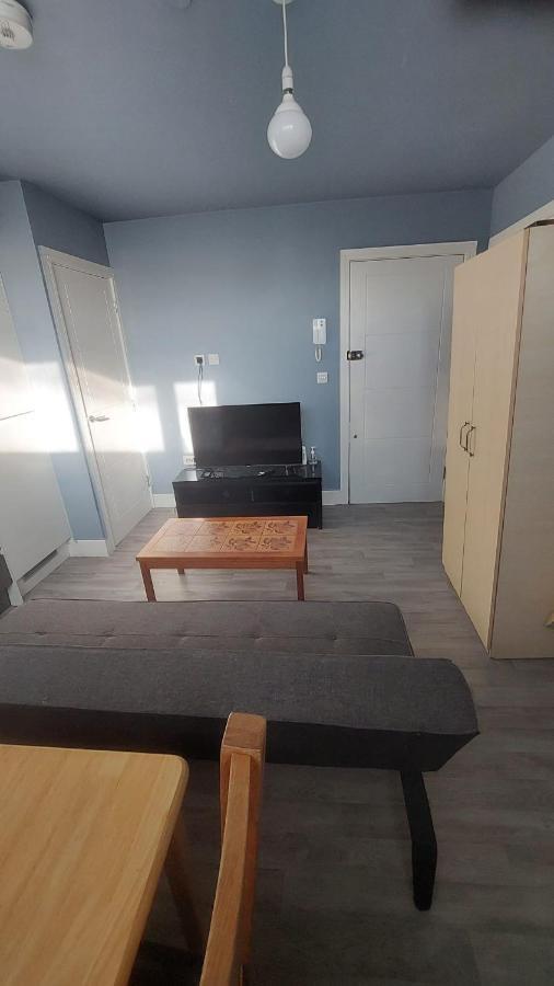 Modern Studio Maidstone - Redecorated Oct 2023 Bagian luar foto